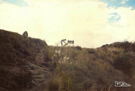 No alto do 2o Paso, a 3.850 metros de altitude, no nosso 2o dia de caminhada na trilha inca que leva a Machu Picchu, no Peru (foto de Julho de 1990)